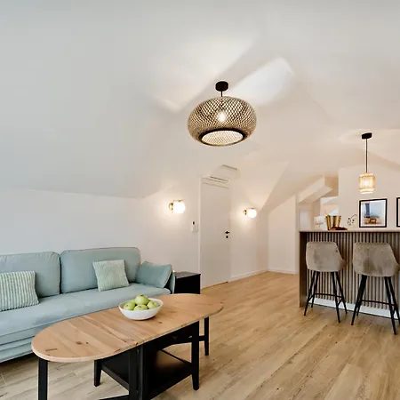 Blueapart Jezynowa * Ястарня